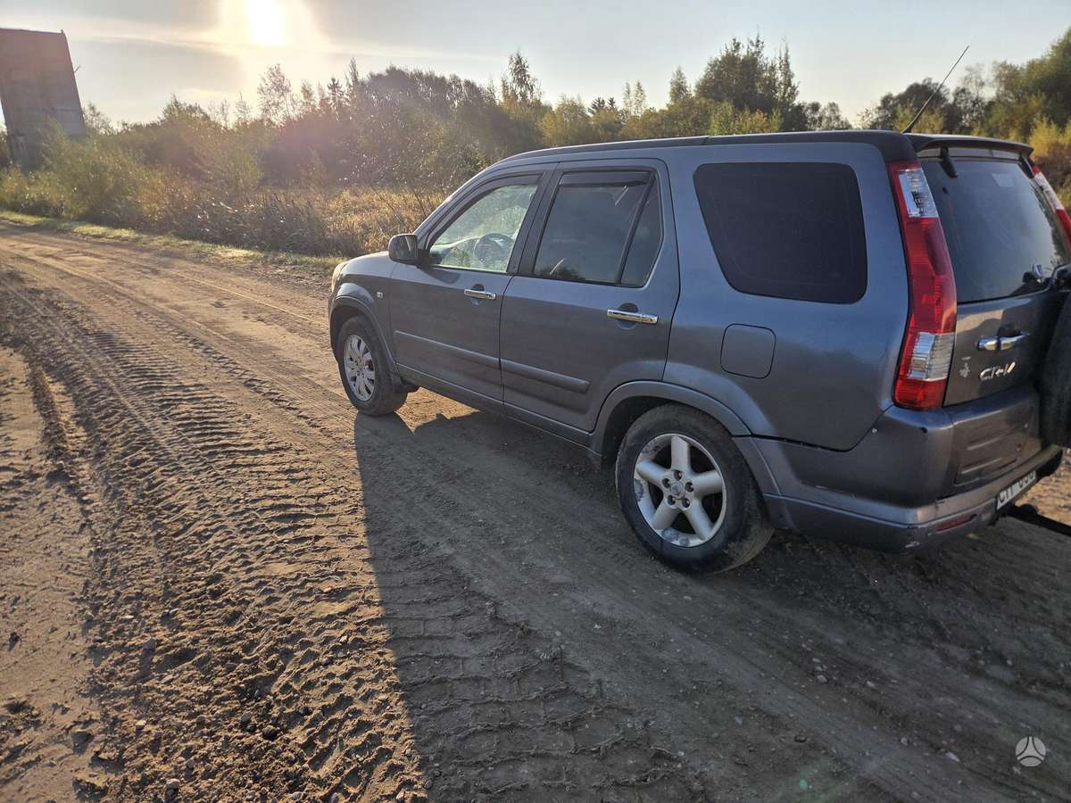 Honda CR-V 2005 — вигляд ззаду