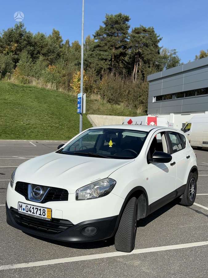 Nissan Qashqai 2010 — вигляд ззаду
