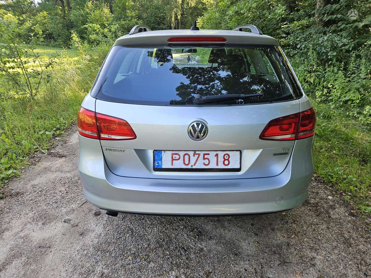 Volkswagen Passat 2011 — photo 5
