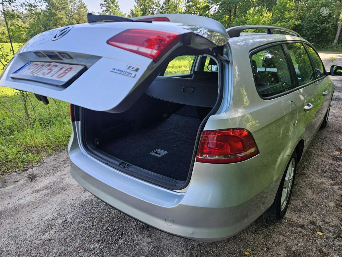 Volkswagen Passat 2011 — photo 7