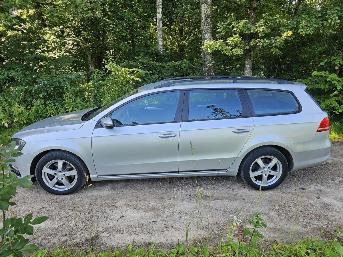 Volkswagen Passat 2011 — photo 9