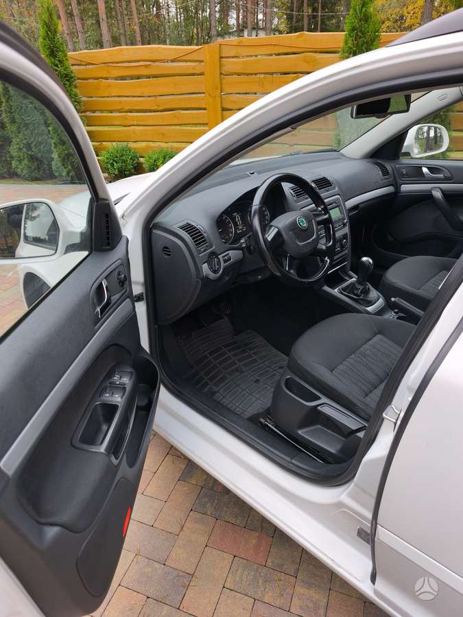 Skoda Octavia 2010 — photo 21