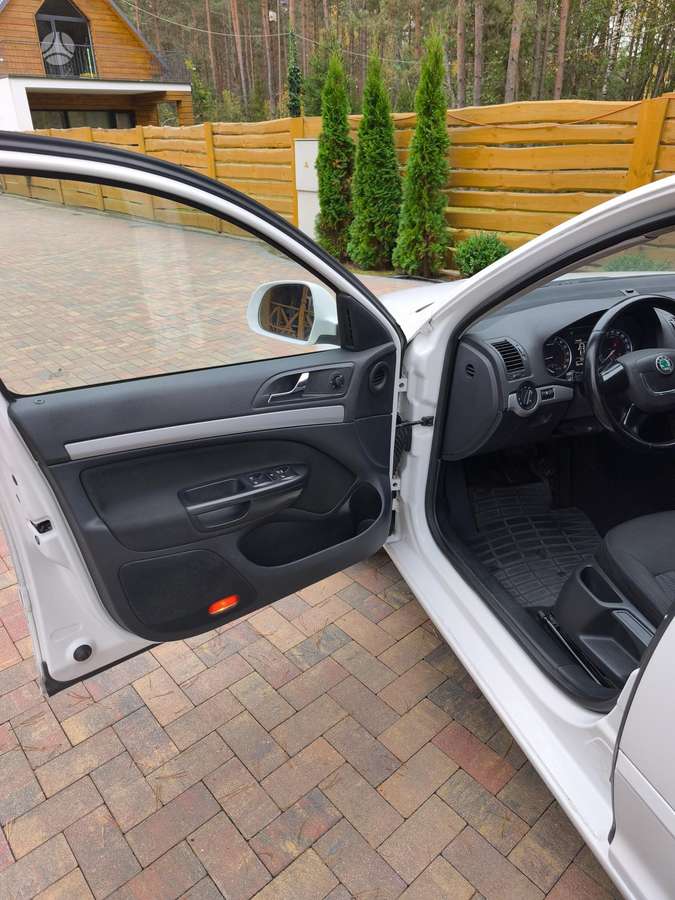 Skoda Octavia 2010 — photo 22