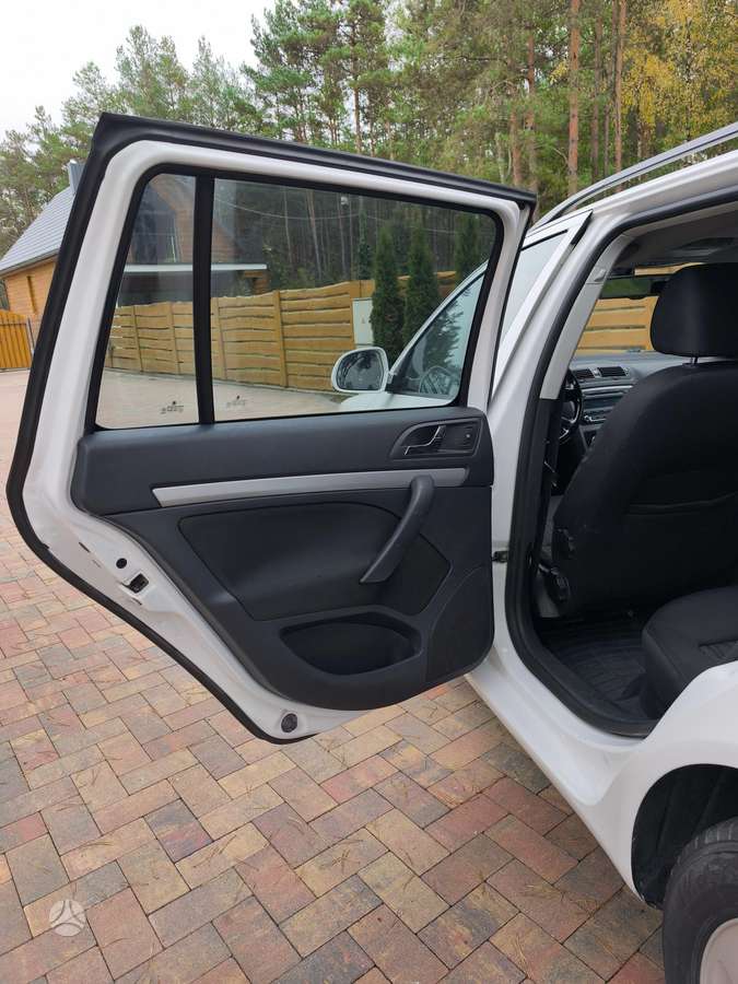 Skoda Octavia 2010 — photo 24