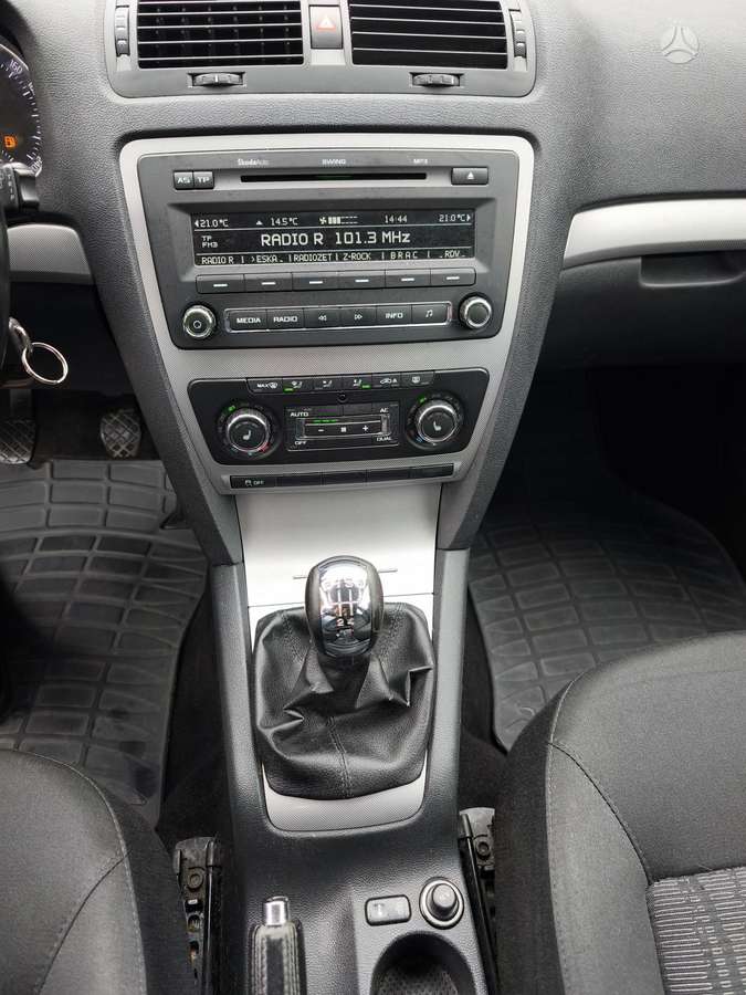 Skoda Octavia 2010 — photo 36