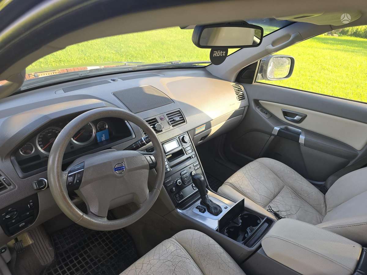 Volvo XC90 2008 — interior