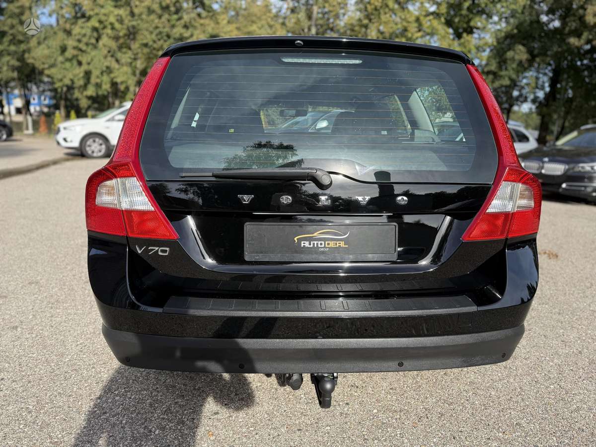 Volvo V70 2010 — photo 12