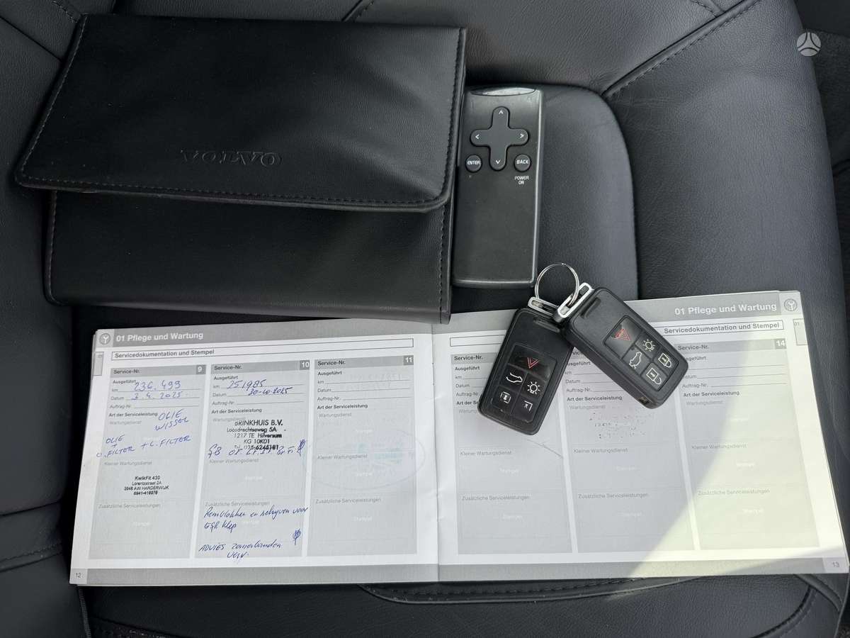 Volvo V70 2010 — photo 25