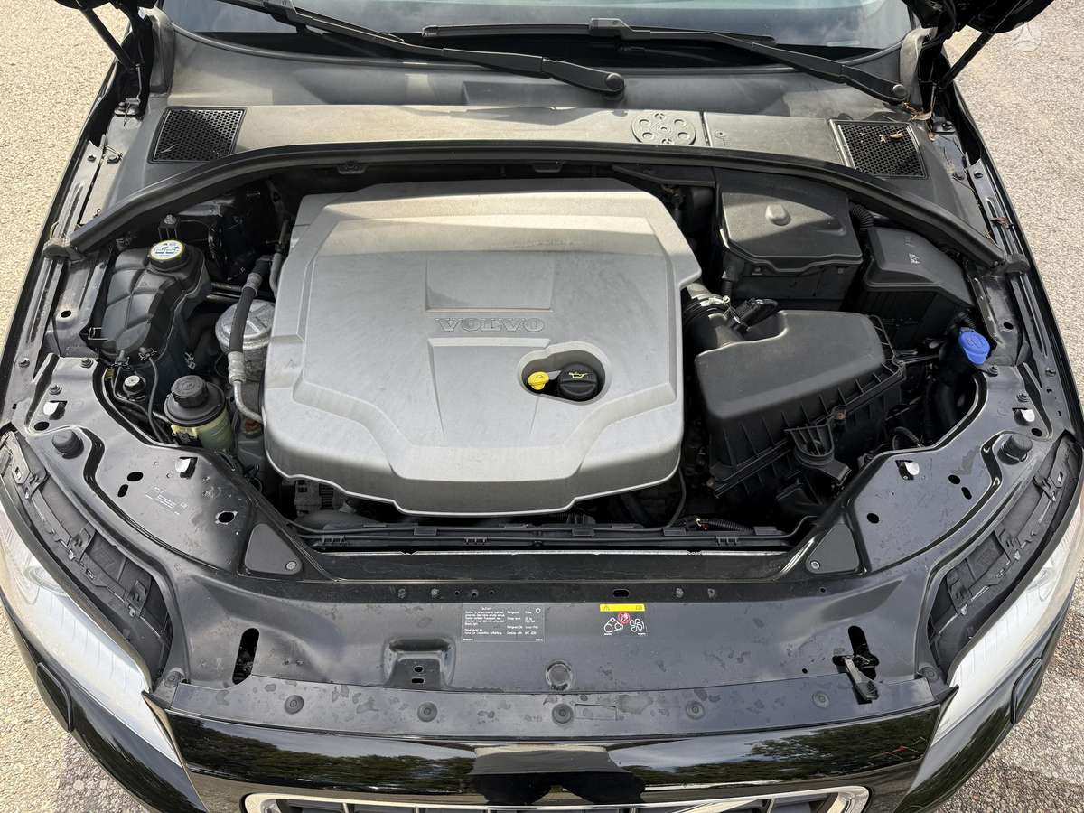 Volvo V70 2010 — photo 27