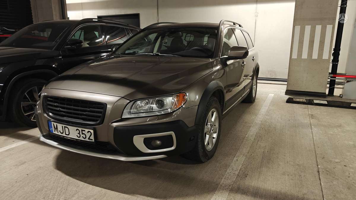 Volvo XC70 2008 — салон