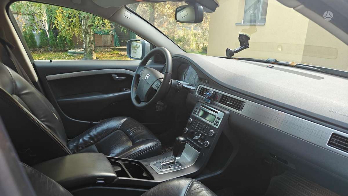 Volvo XC70 2008 — двигун 2400 cm³, 185 HP (136kW)
