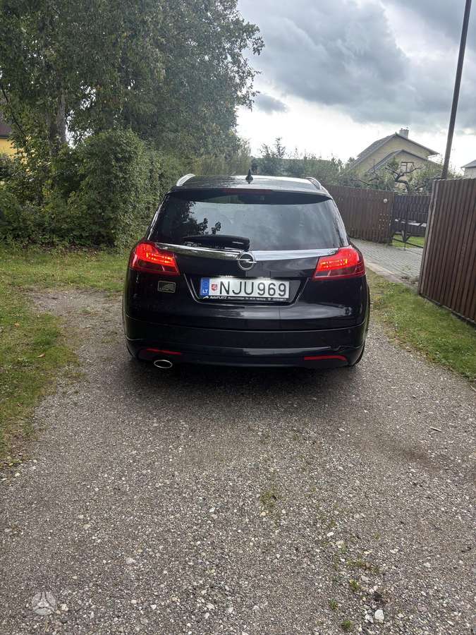 Opel Insignia 2012 — салон