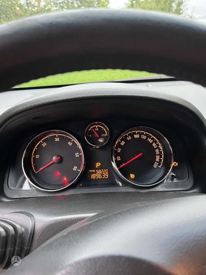 Opel Antara 2012 — photo 8