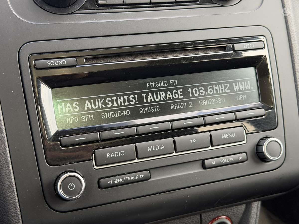 Volkswagen Touran 2011 — photo 17