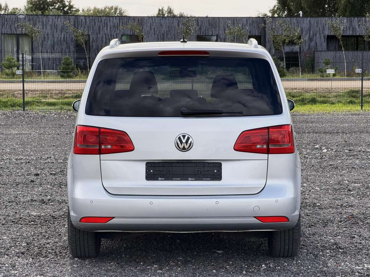 Volkswagen Touran 2011 — photo 9