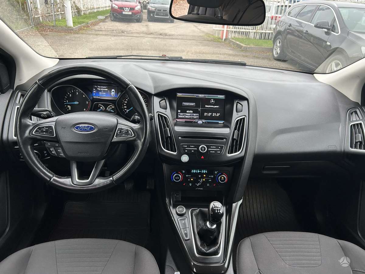 Ford Focus 2014 — photo 10