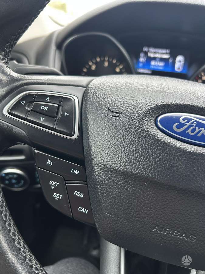 Ford Focus 2014 — photo 18