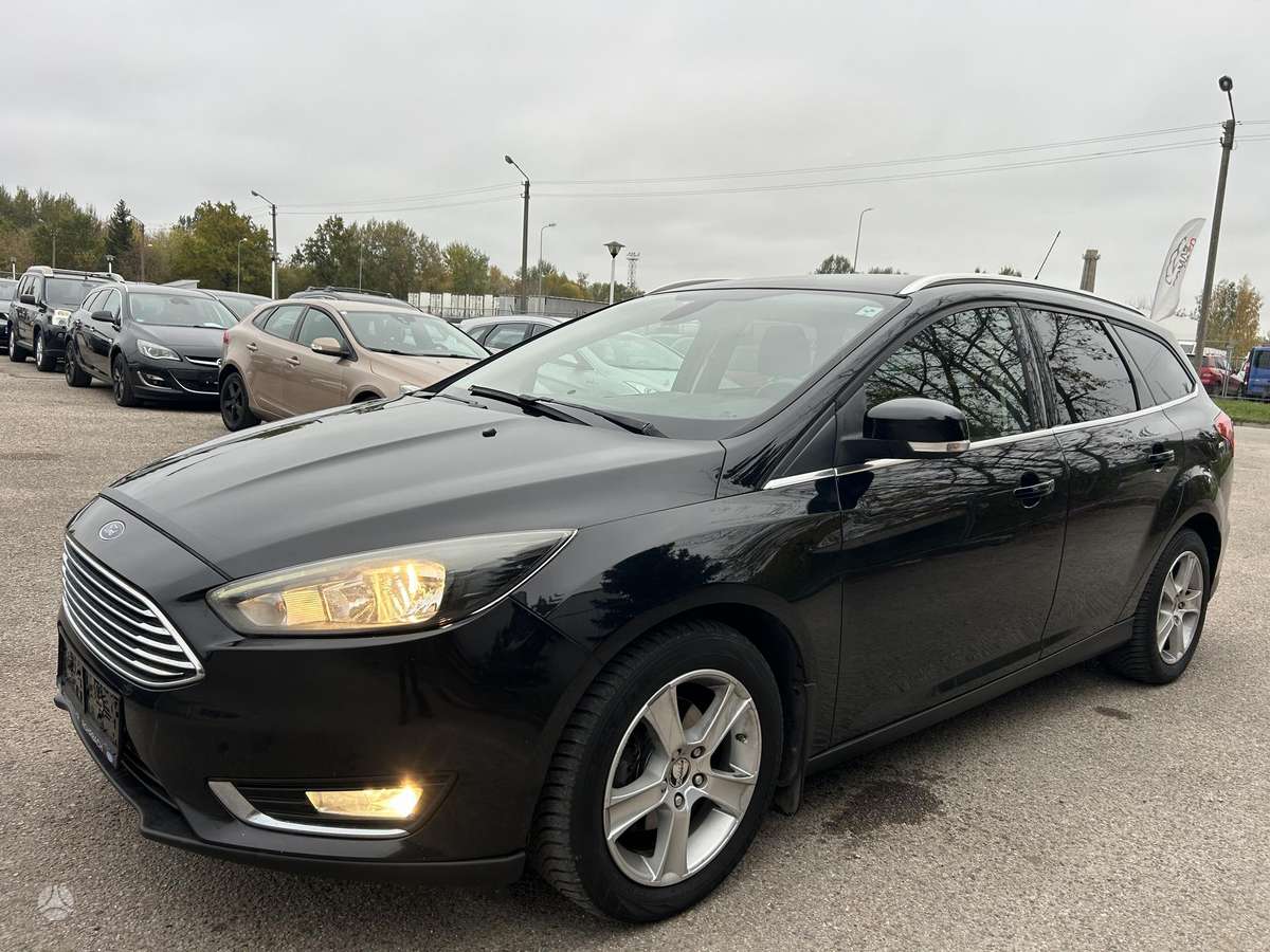 Ford Focus 2014 — rear view