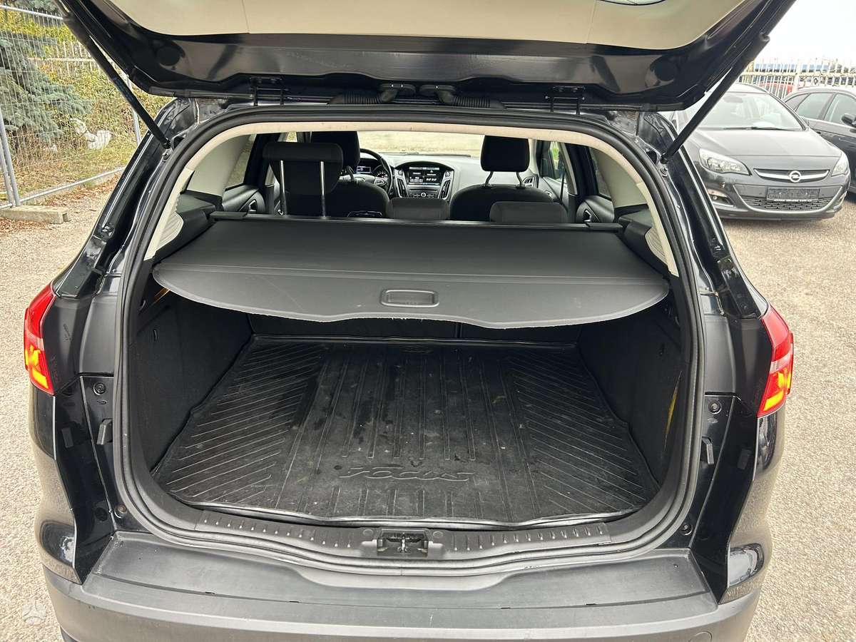 Ford Focus 2014 — photo 25