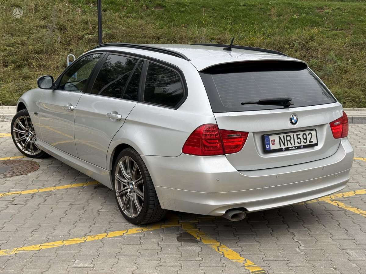 BMW 320 2011 — двигун 1995 cm³, 184 HP (135kW)