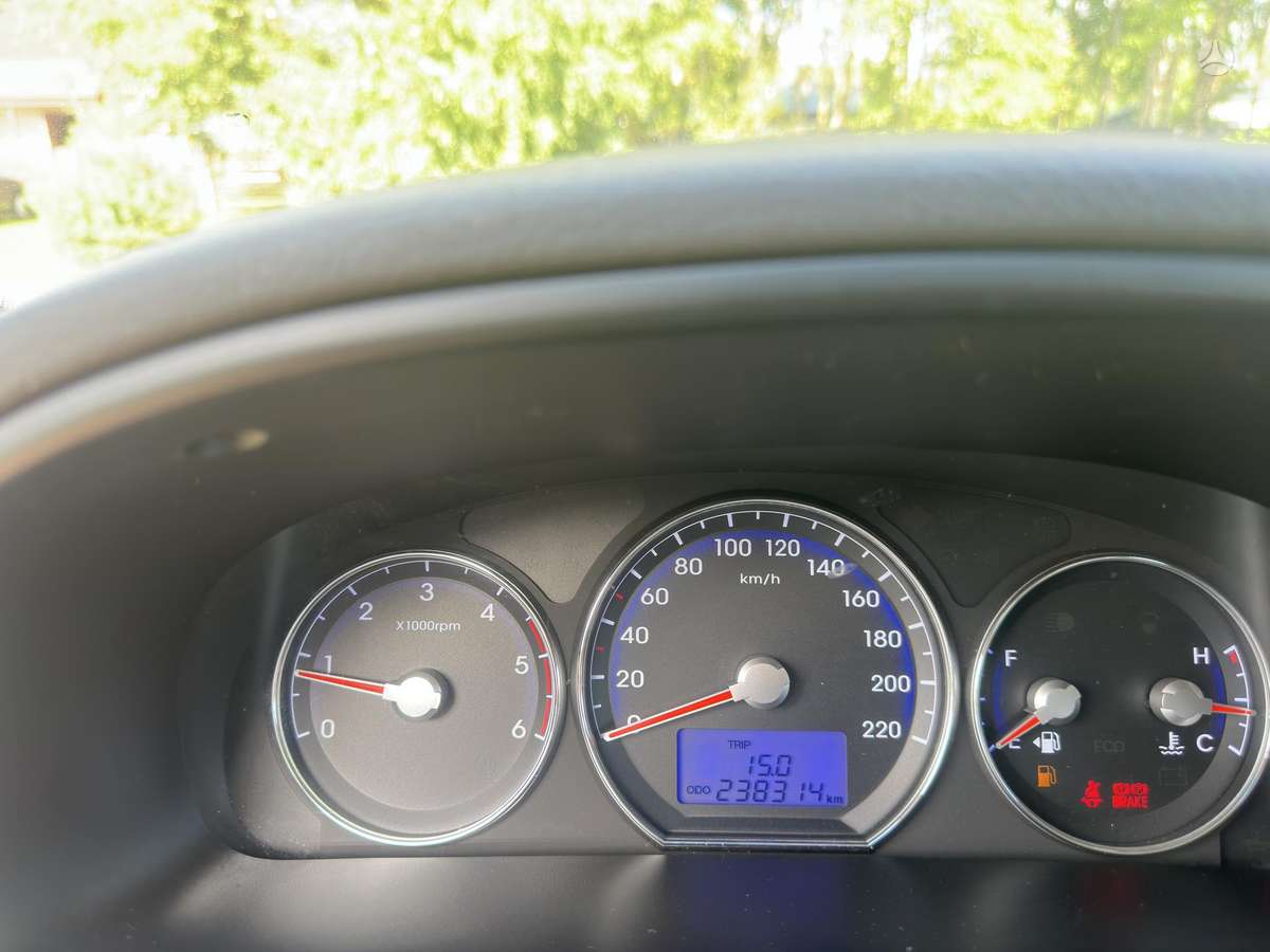 Hyundai Santa 2012 — photo 16