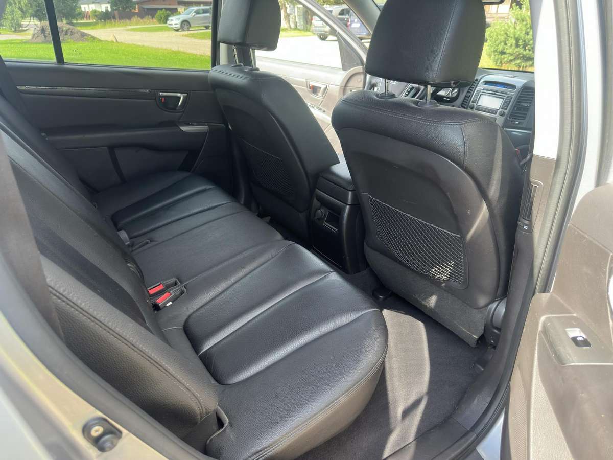 Hyundai Santa 2012 — photo 22