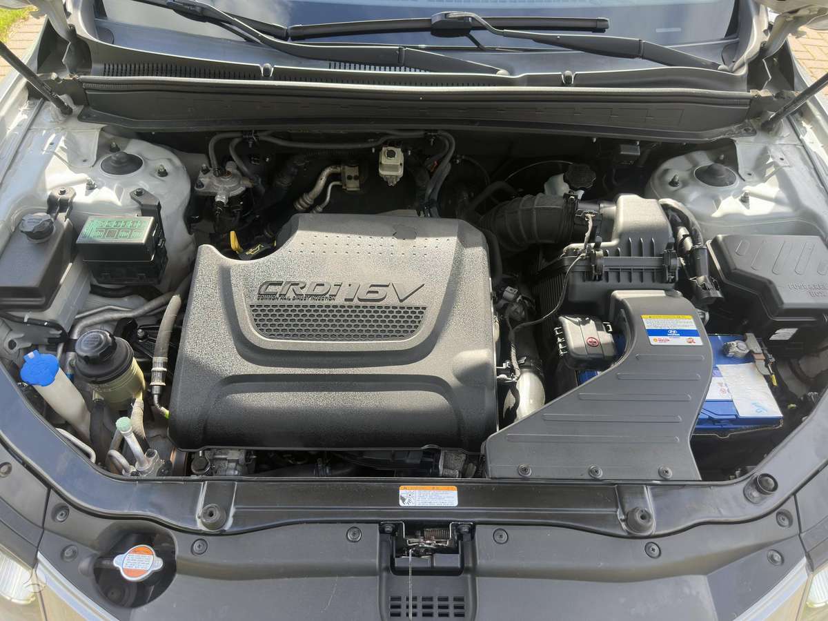 Hyundai Santa 2012 — photo 24