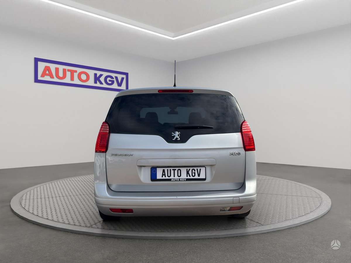 Peugeot 5008 2010 — двигун 1600 cm³, 120 HP (88kW)