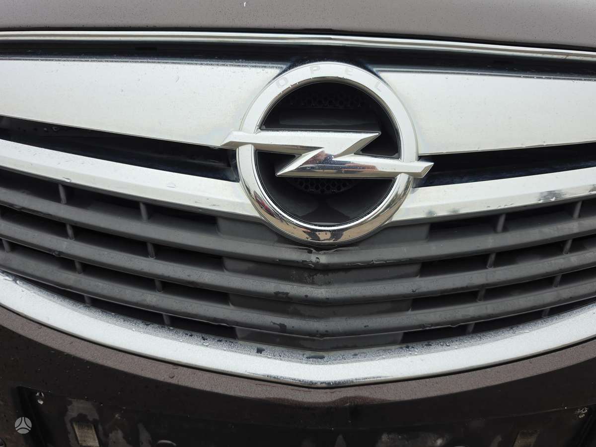 Opel Insignia 2012 — photo 17