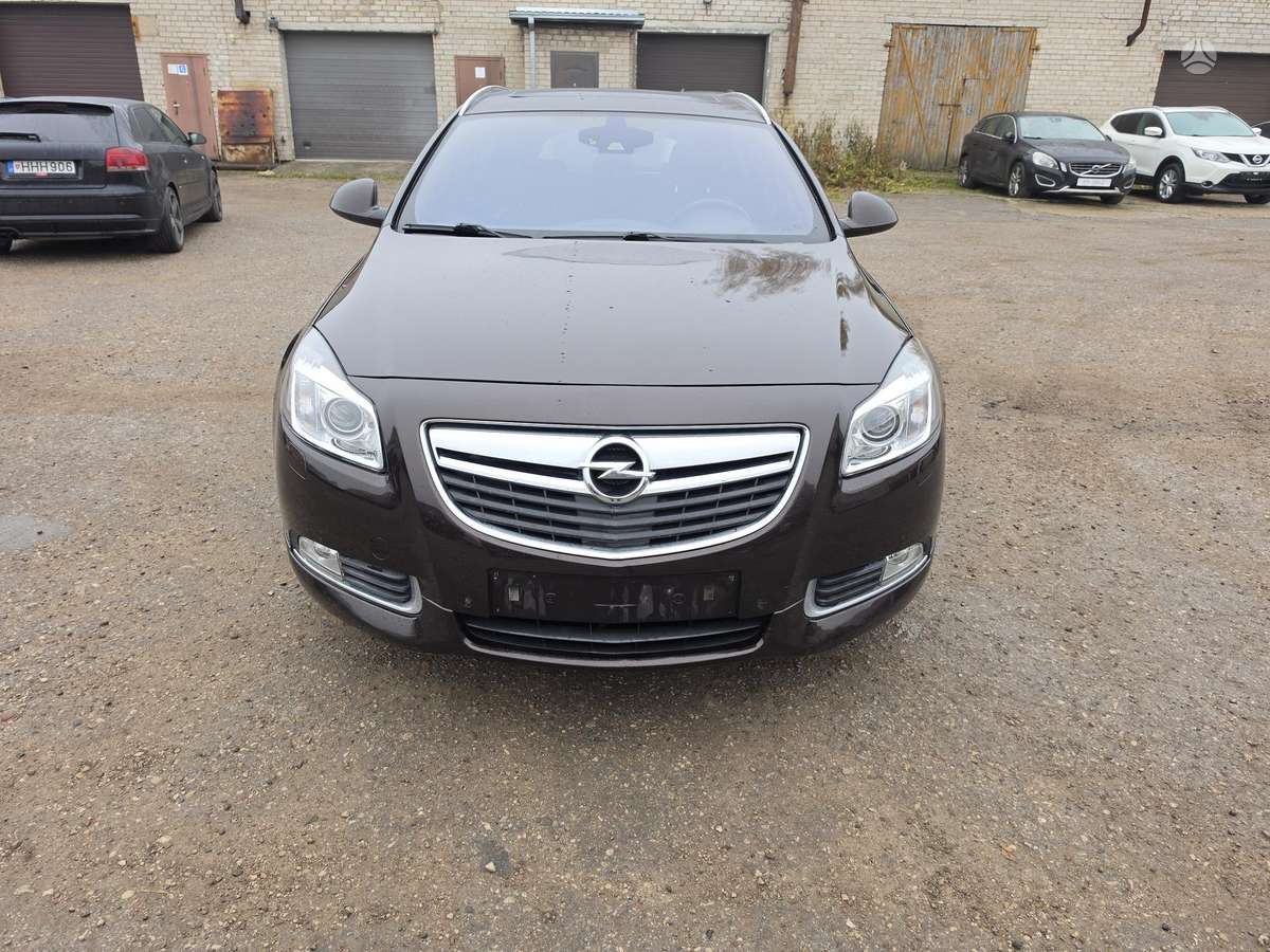 Opel Insignia 2012 — interior