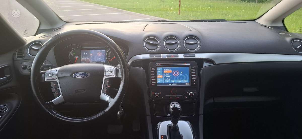 Ford S-MAX 2014 — вигляд ззаду