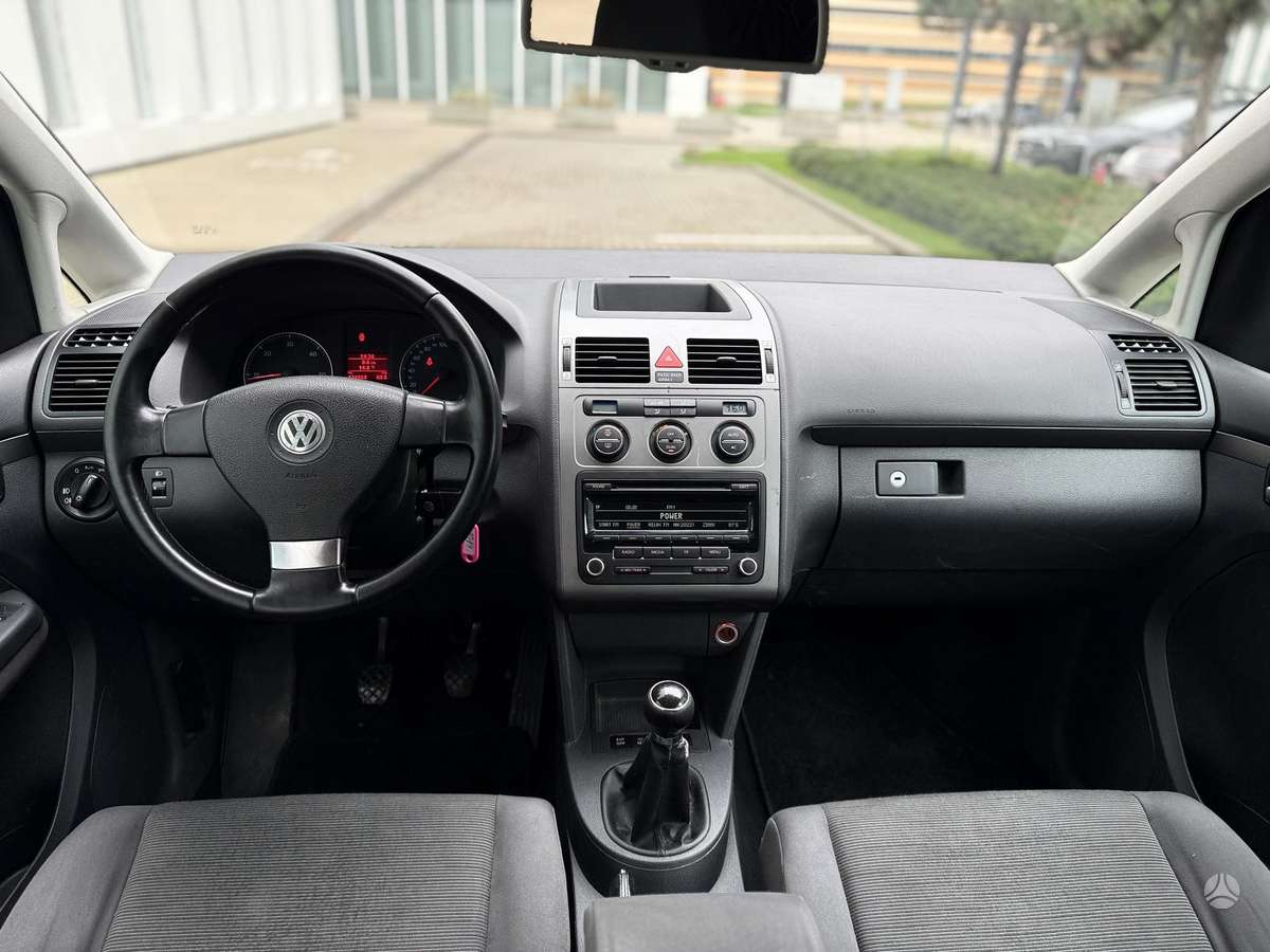 Volkswagen Touran 2008 — photo 10