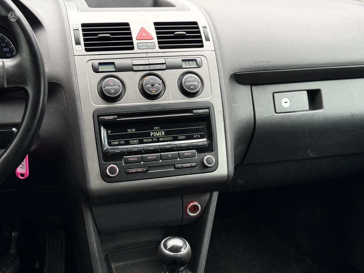 Volkswagen Touran 2008 — photo 11