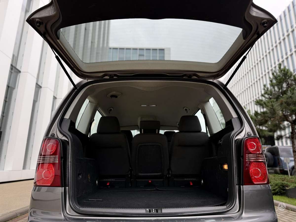 Volkswagen Touran 2008 — photo 14