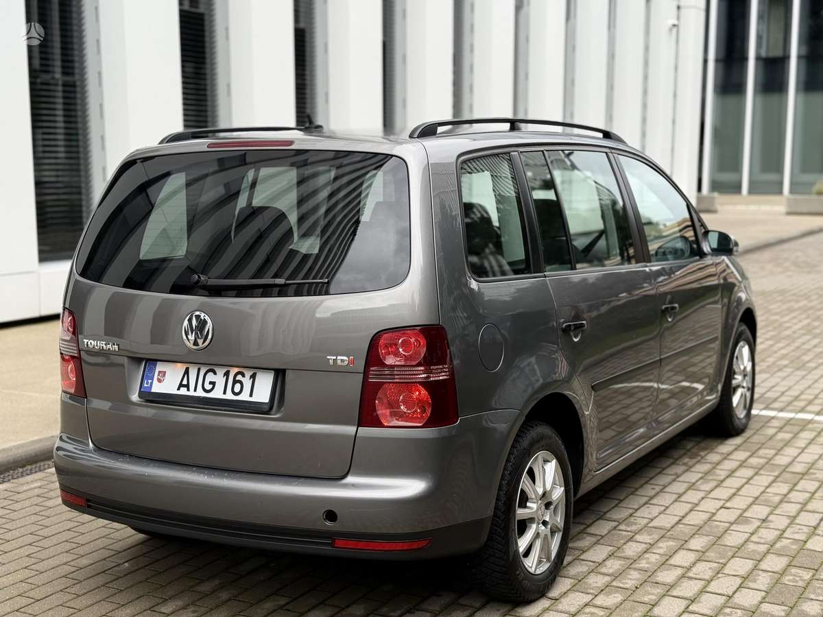 Volkswagen Touran 2008 — engine 1896 cm³, 105 HP (77kW)