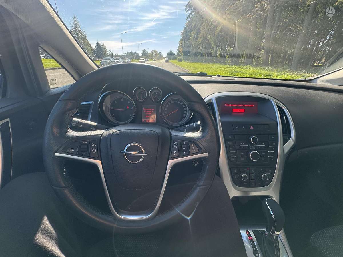 Opel Astra 2014 — photo 12