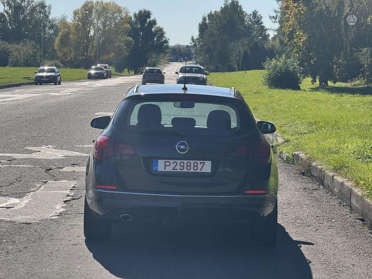 Opel Astra 2014 — engine 1956 cm³, 165 HP (121kW)