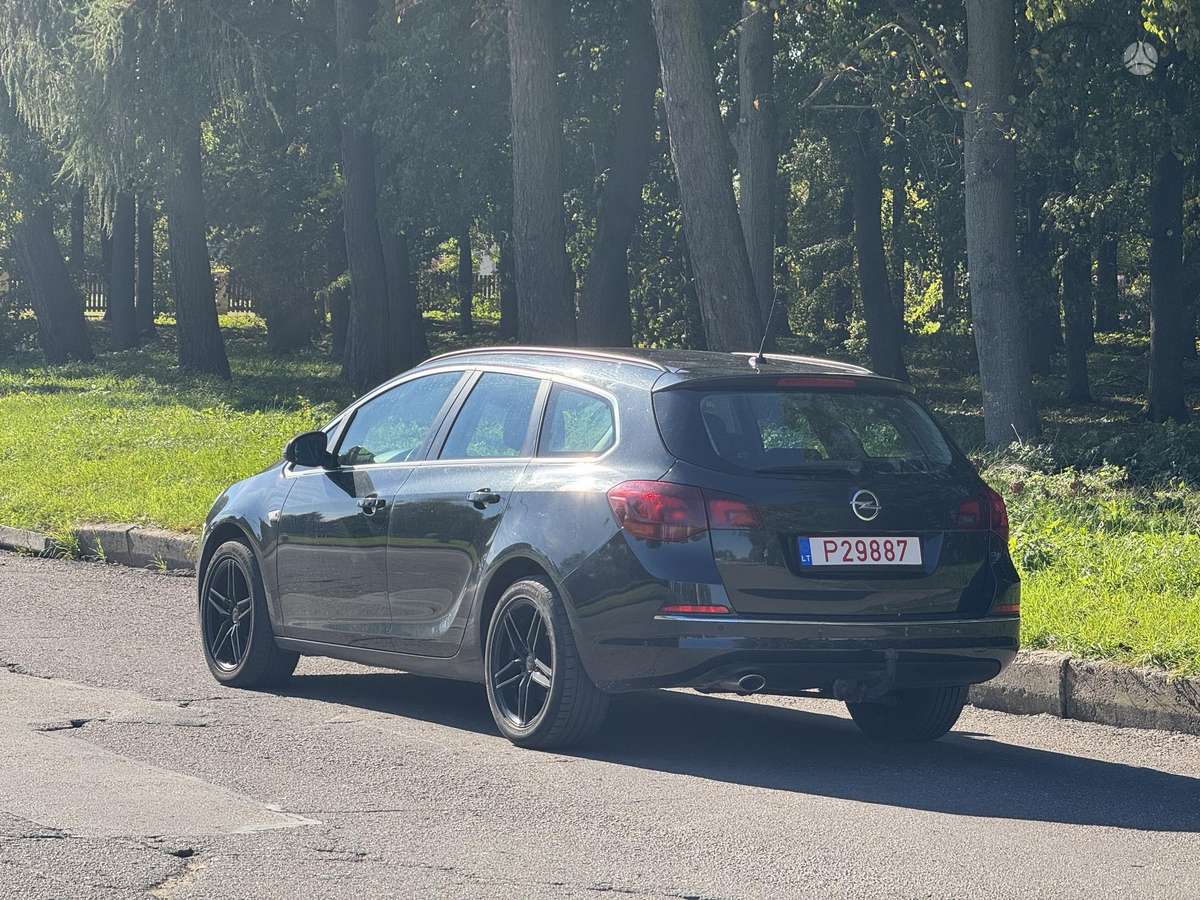 Opel Astra 2014 — photo 5