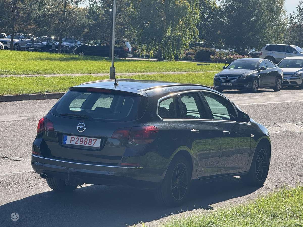 Opel Astra 2014 — photo 6