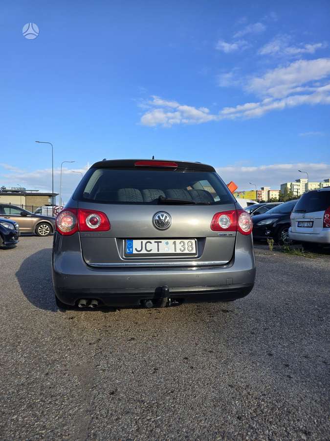 Volkswagen Passat 2008 — вигляд ззаду