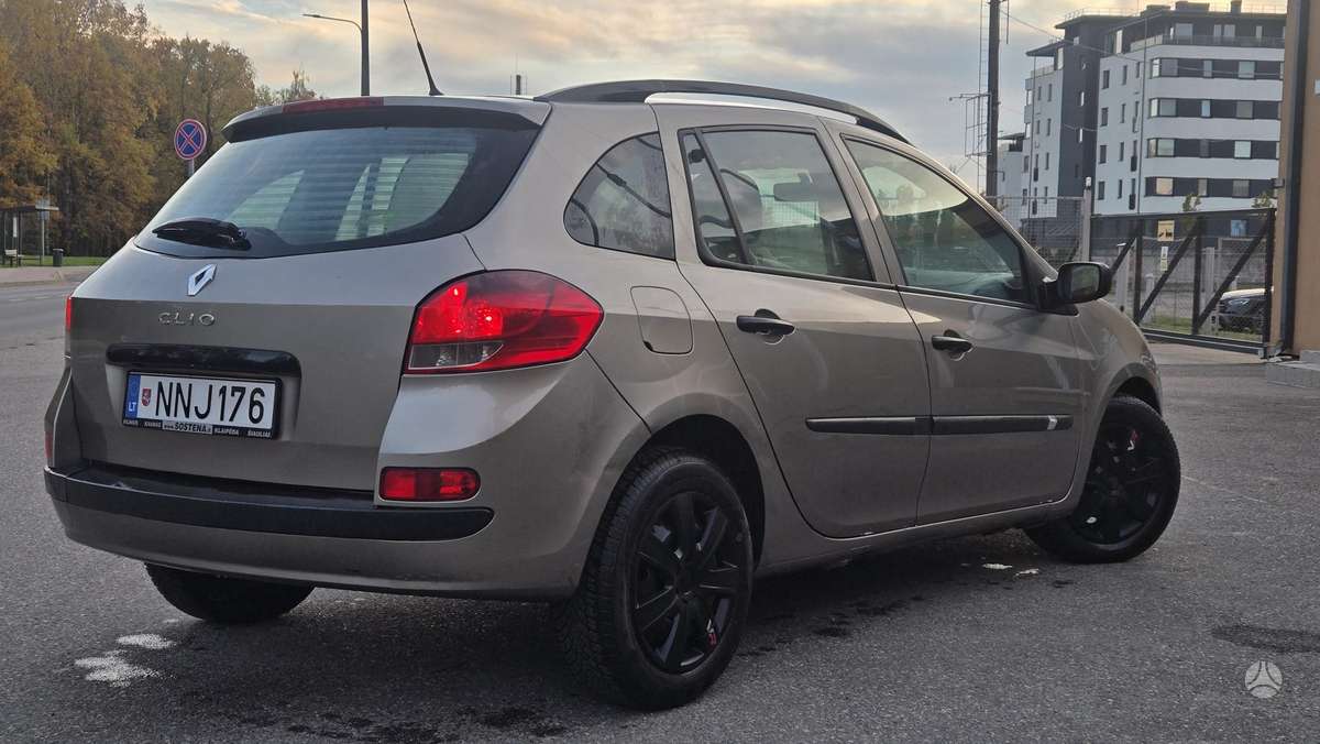 Renault Clio 2009 — вигляд ззаду