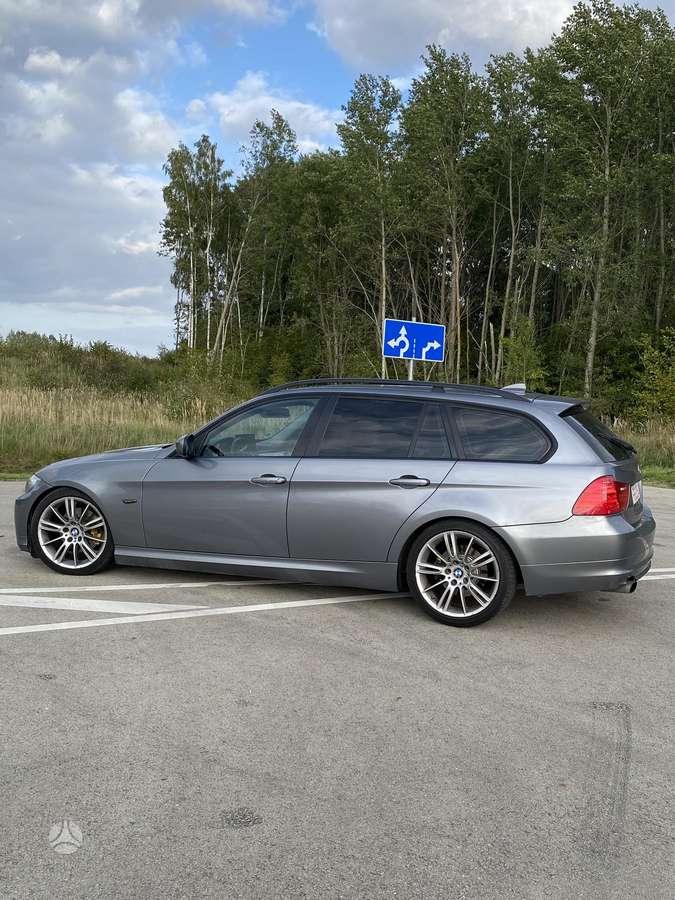 BMW 320 2009 — двигун 1995 cm³, 177 HP (130kW)