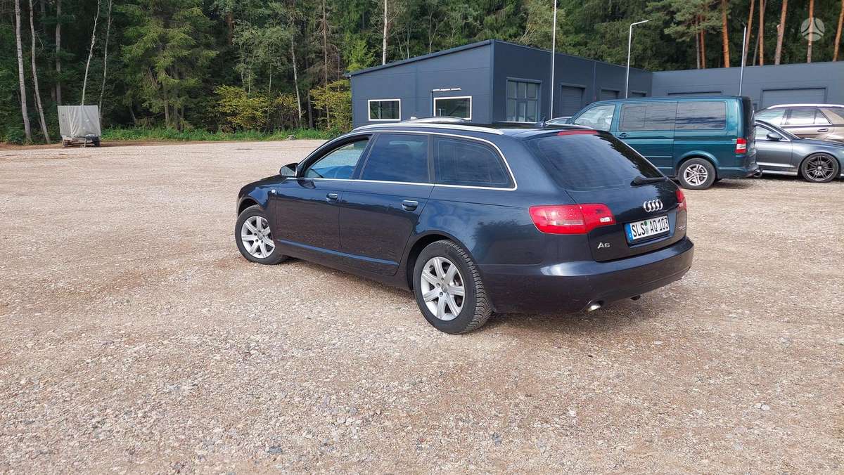 Audi A6 2006 — вигляд ззаду