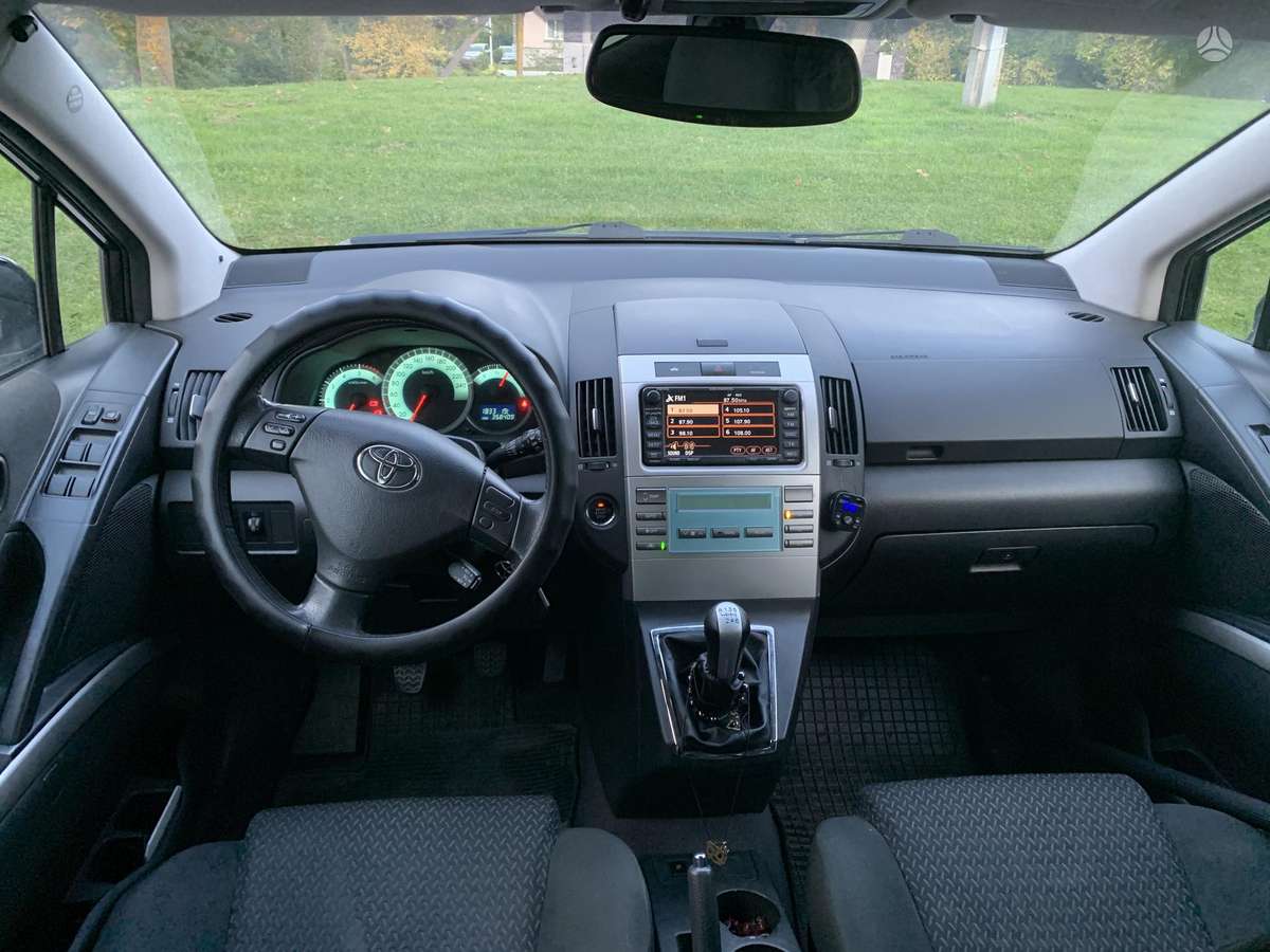 Toyota Corolla 2008 — photo 17
