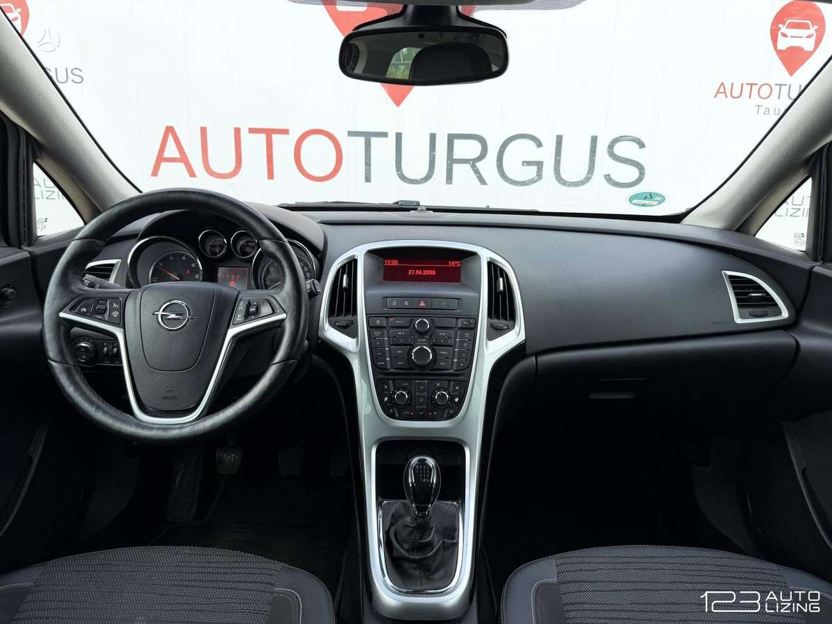 Opel Astra 2015 — photo 14