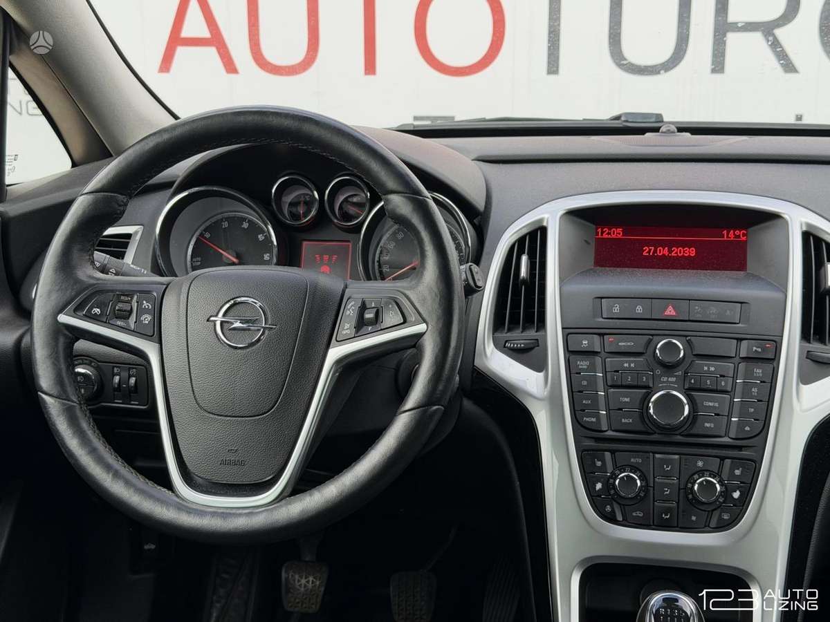 Opel Astra 2015 — photo 15