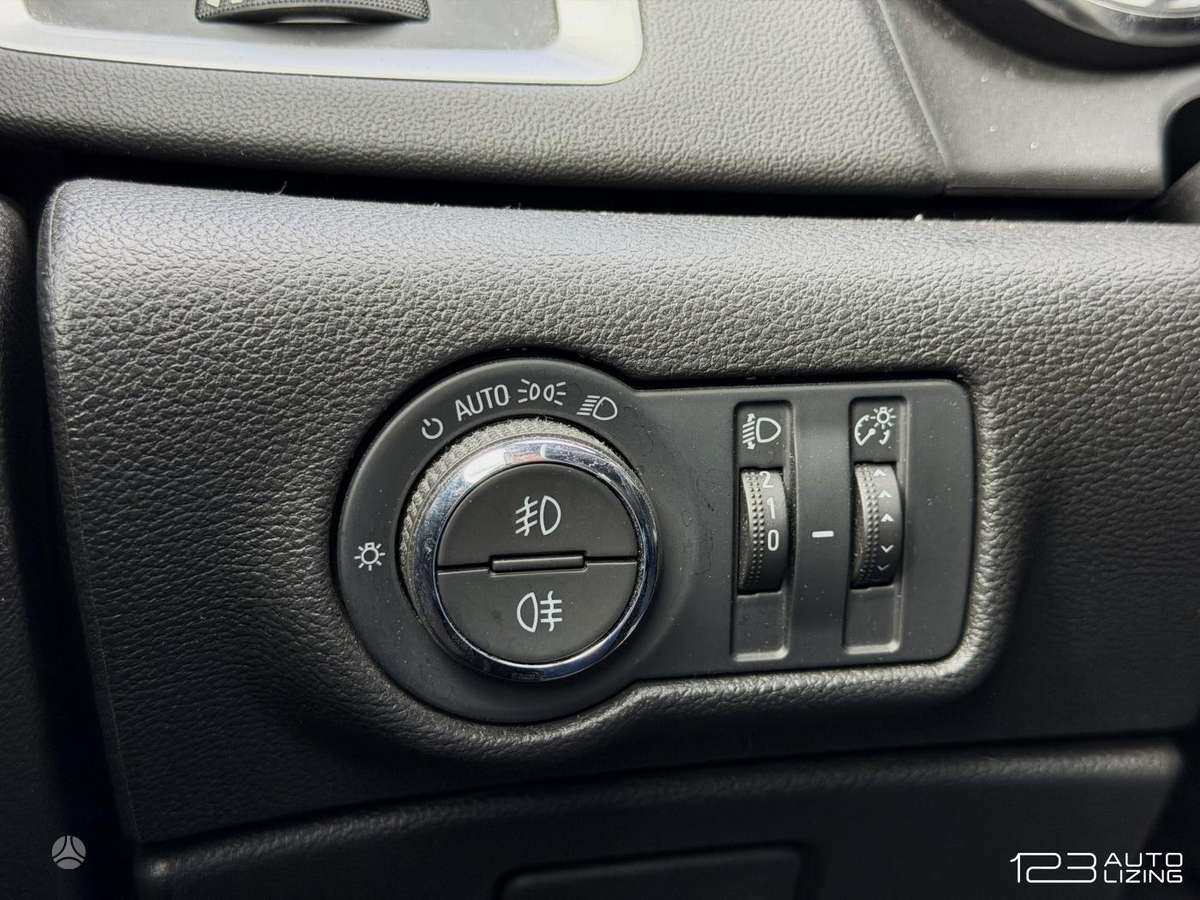 Opel Astra 2015 — photo 21