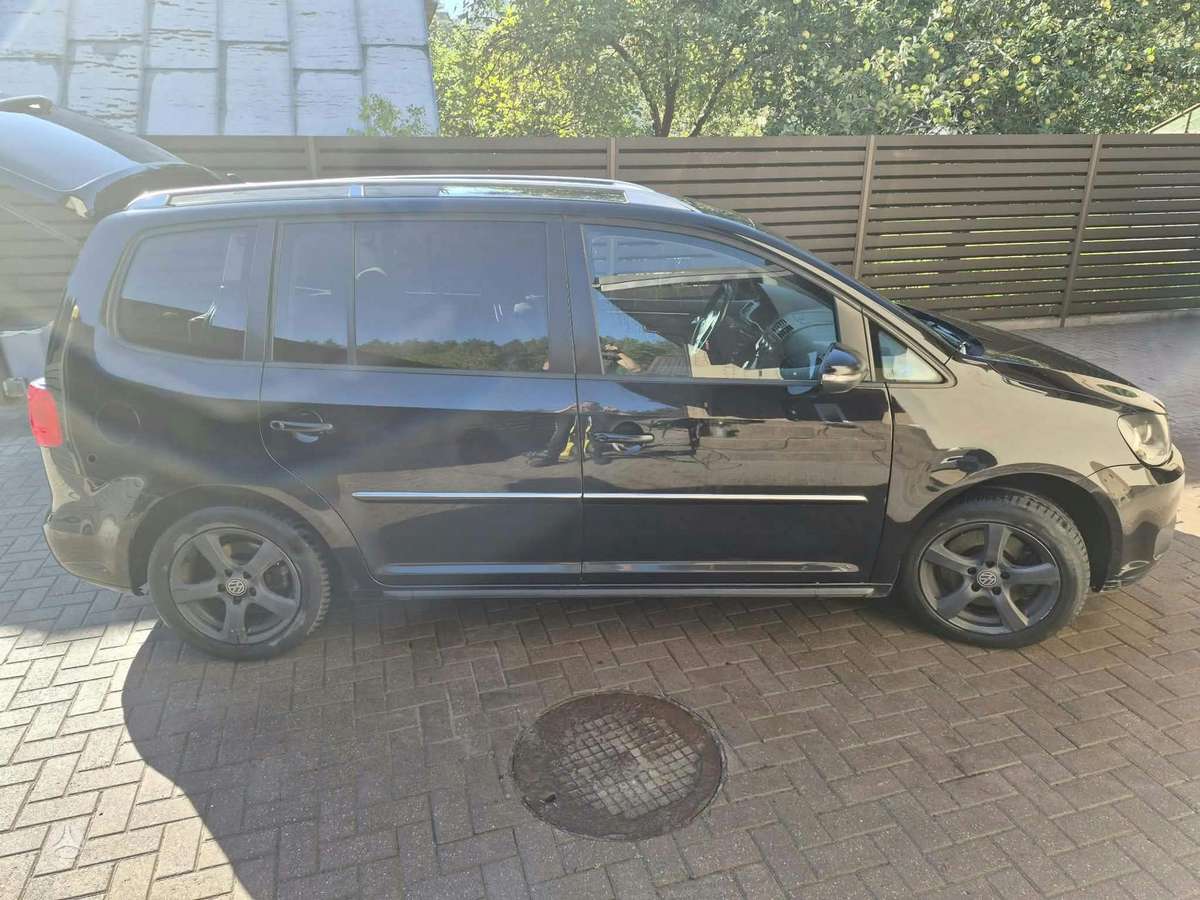 Volkswagen Touran 2013 — engine 1968 cm³, 177 HP (130kW)