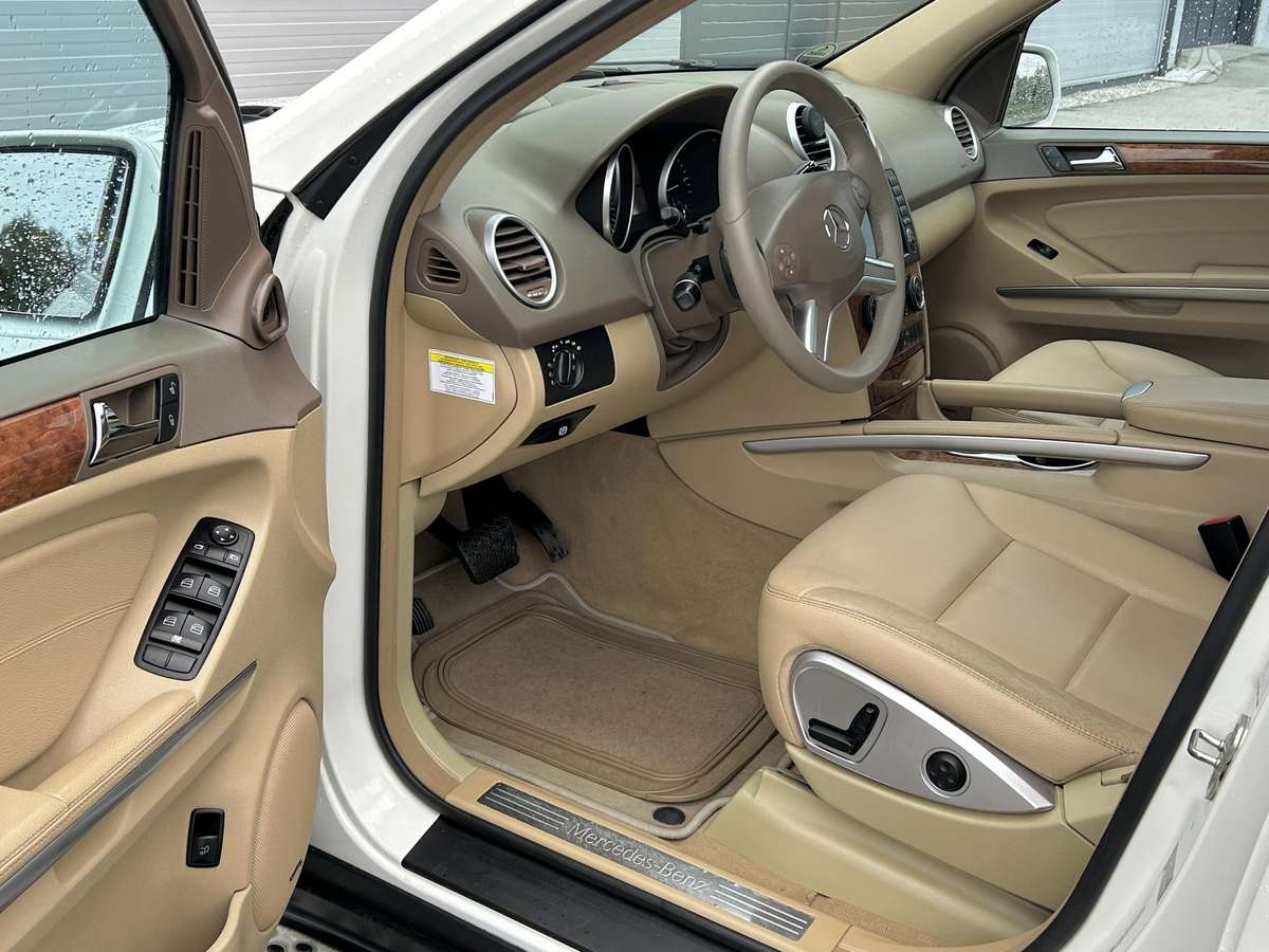 Mercedes-Benz ML320 2010 — photo 12