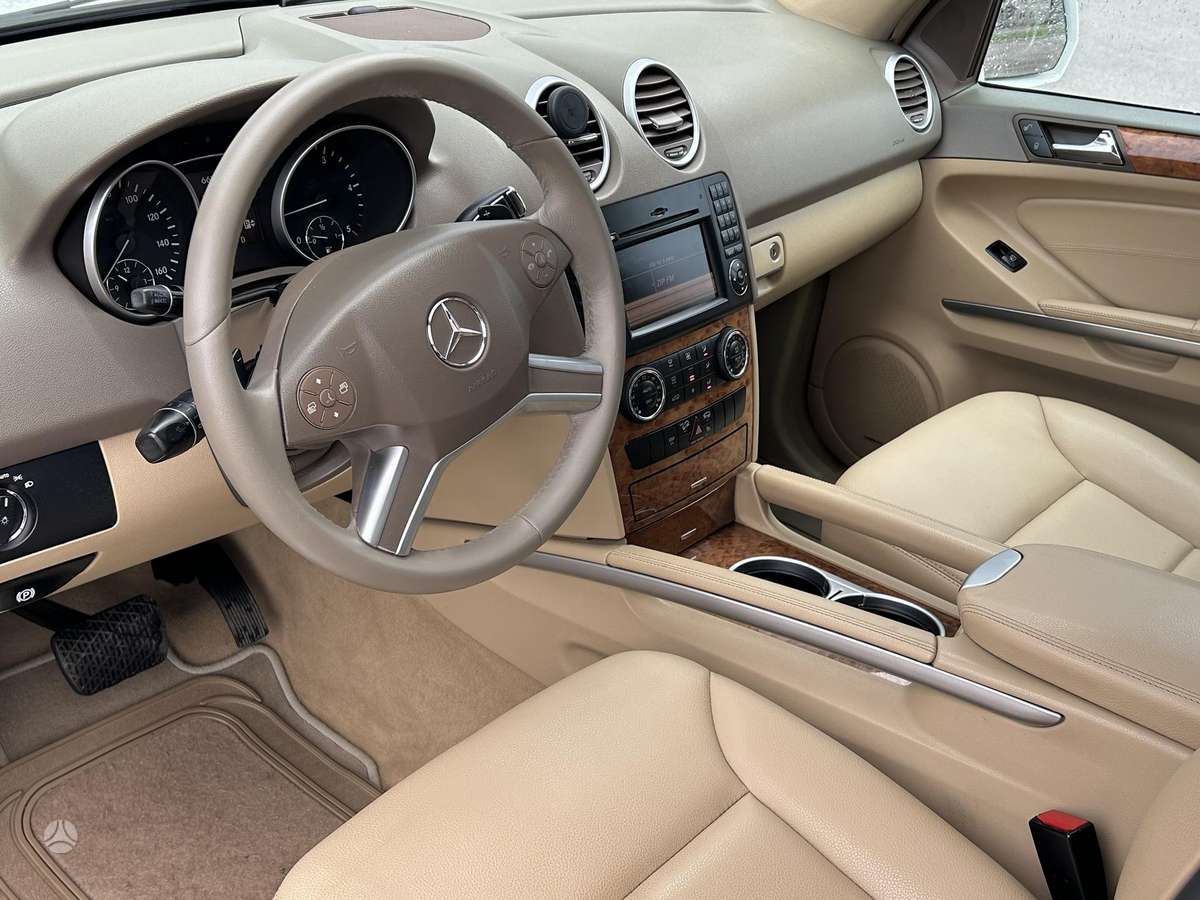 Mercedes-Benz ML320 2010 — photo 13